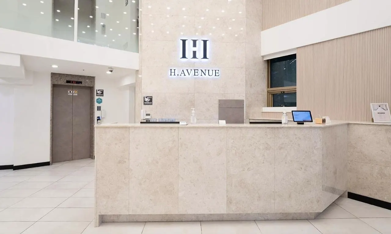 H Avenue Hotel Idae Shinchon Сеул