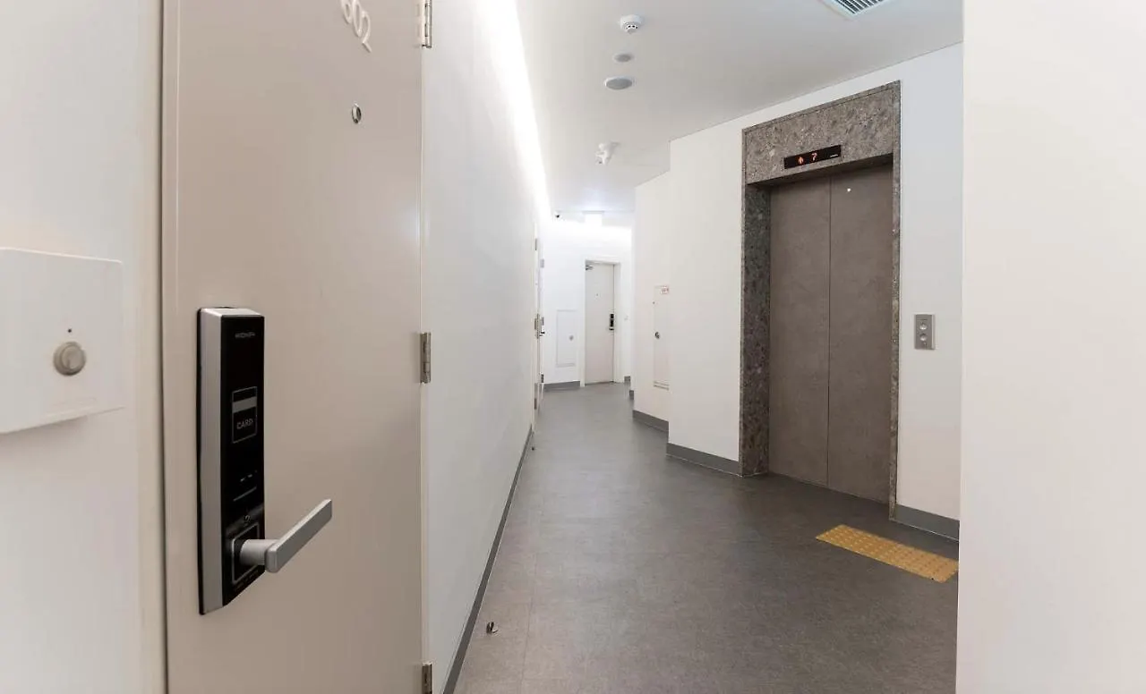 H Avenue Hotel Idae Shinchon Сеул