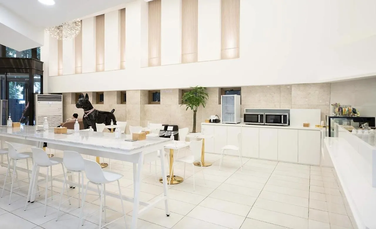 ***  H Avenue Hotel Idae Shinchon Сеул Южная Корея