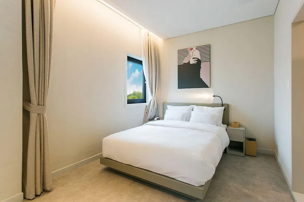 H Avenue Hotel Idae Shinchon Сеул
