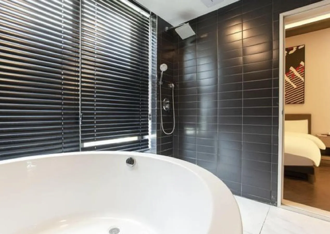 H Avenue Hotel Idae Shinchon Сеул
