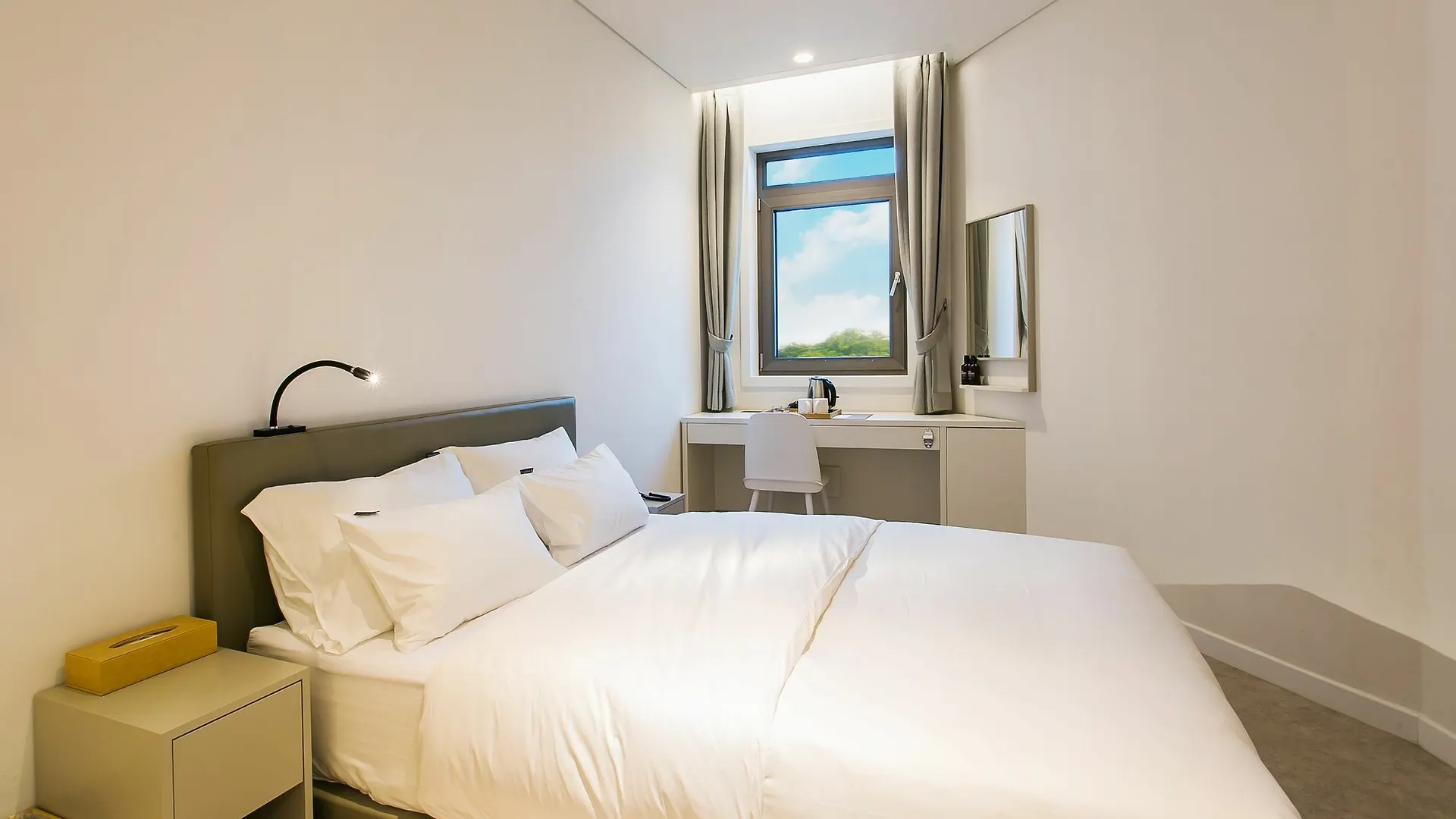 ***  H Avenue Hotel Idae Shinchon Сеул Южная Корея