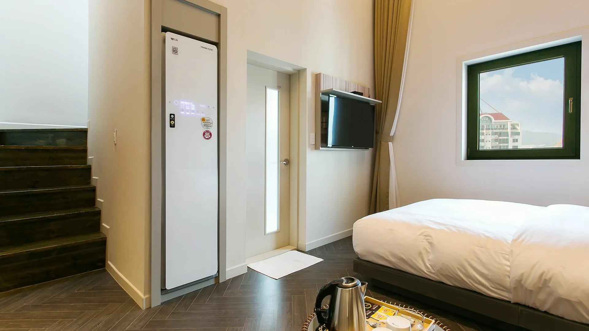 H Avenue Hotel Idae Shinchon Сеул
